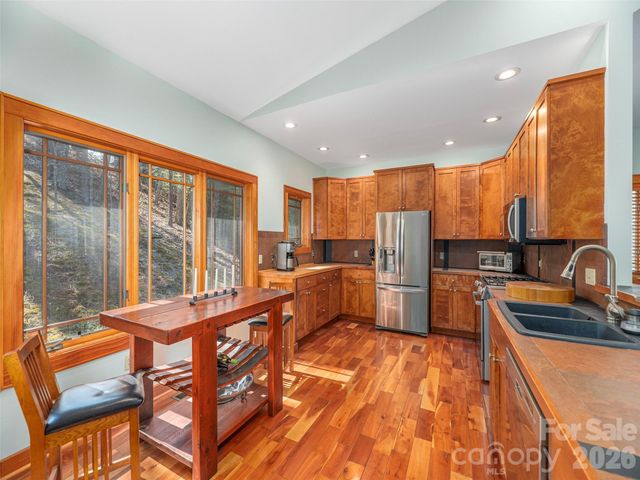 68 Crestwood Road, Asheville, NC 28804