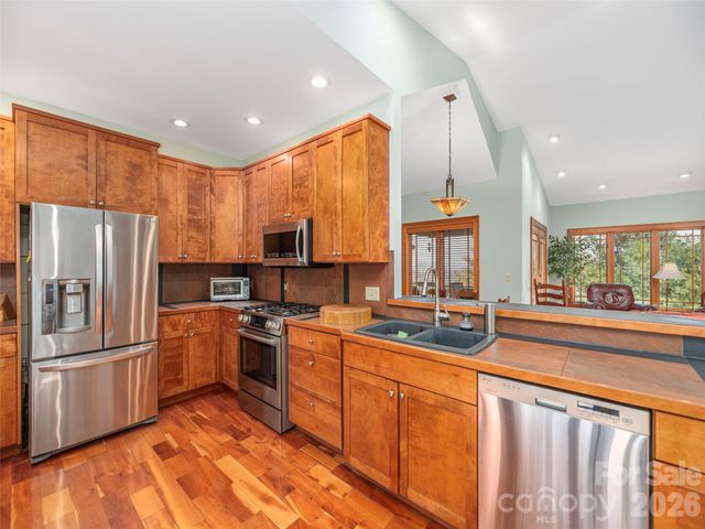 68 Crestwood Road, Asheville, NC 28804