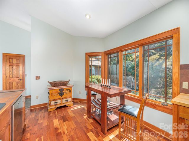 68 Crestwood Road, Asheville, NC 28804