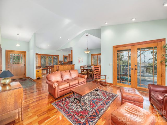 68 Crestwood Road, Asheville, NC 28804