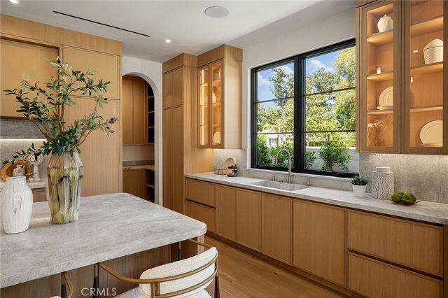 4558 Allott Avenue, Sherman Oaks, CA 91423