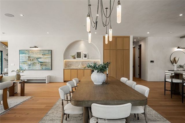 4558 Allott Avenue, Sherman Oaks, CA 91423