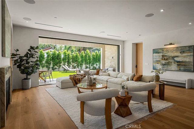 4558 Allott Avenue, Sherman Oaks, CA 91423