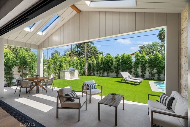 4558 Allott Avenue, Sherman Oaks, CA 91423