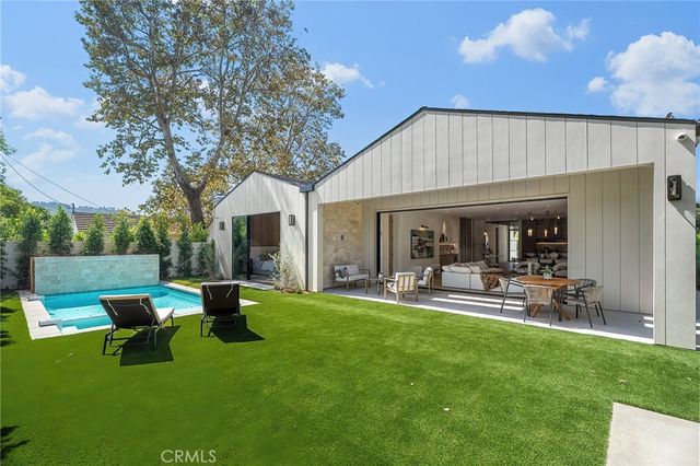 4558 Allott Avenue, Sherman Oaks, CA 91423