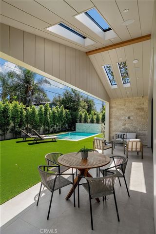 4558 Allott Avenue, Sherman Oaks, CA 91423