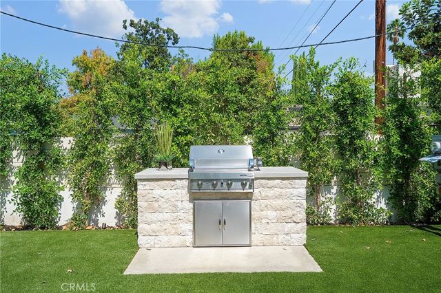 4558 Allott Avenue, Sherman Oaks, CA 91423
