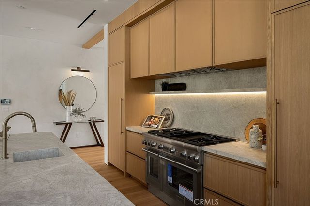4558 Allott Avenue, Sherman Oaks, CA 91423