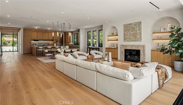 4558 Allott Avenue, Sherman Oaks, CA 91423