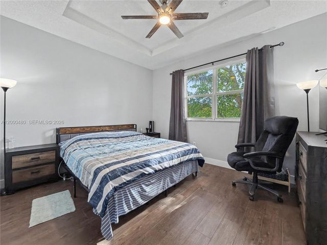 1033 NE 42nd Pl, Homestead, FL 33033