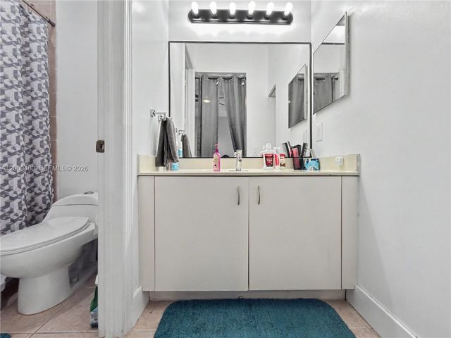 1033 NE 42nd Pl, Homestead, FL 33033