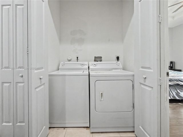1033 NE 42nd Pl, Homestead, FL 33033