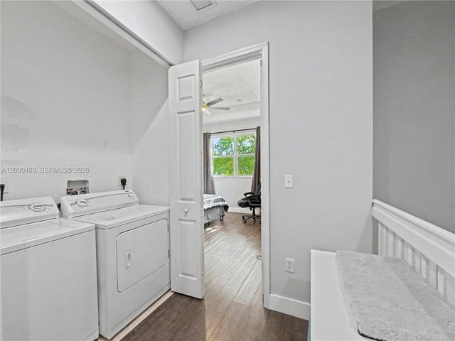 1033 NE 42nd Pl, Homestead, FL 33033