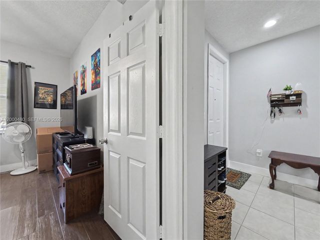 1033 NE 42nd Pl, Homestead, FL 33033