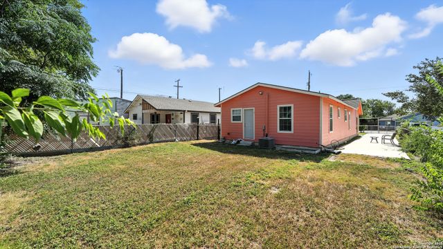 1617 NW 22nd, San Antonio, TX 78201