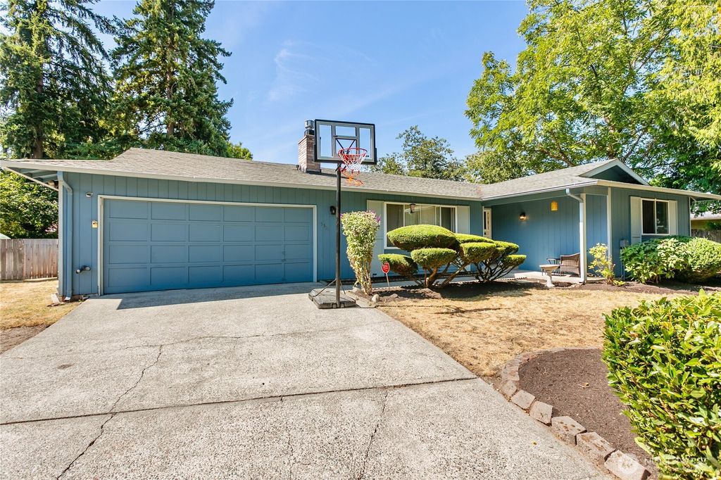 15306 18th Avenue Ct E, Tacoma, WA 98445