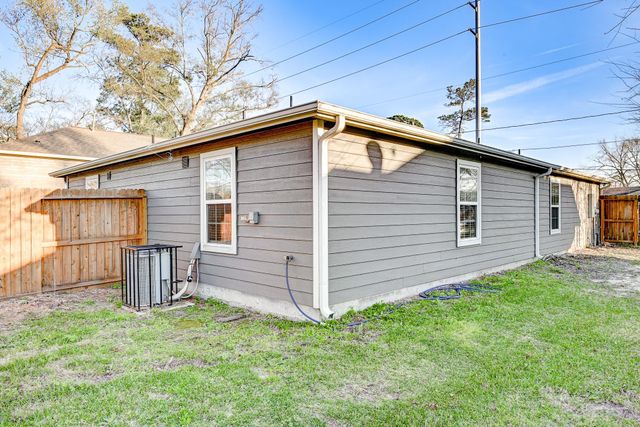 7925 Way Street, Houston, TX 77028