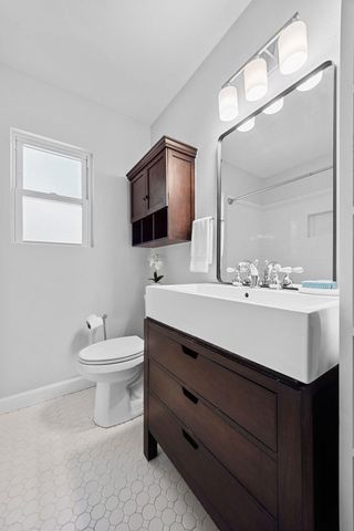 1701 Crown DR, Austin, TX 78745