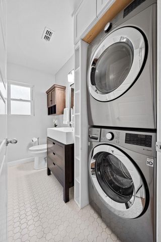 1701 Crown DR, Austin, TX 78745