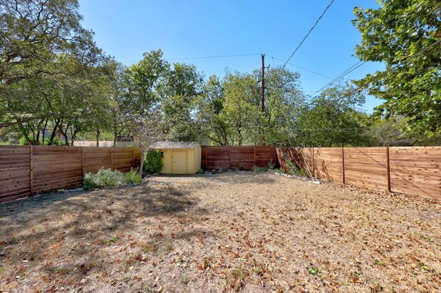 1701 Crown DR, Austin, TX 78745