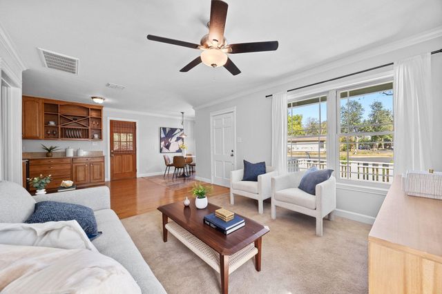 1701 Crown DR, Austin, TX 78745