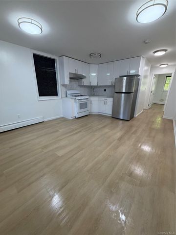 2067 Van Hoesen Avenue 1 FL, Bronx, NY 10461