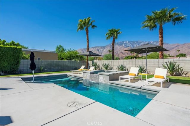 3014 N Avenida Caballeros, Palm Springs, CA 92262
