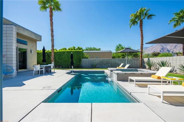3014 N Avenida Caballeros, Palm Springs, CA 92262