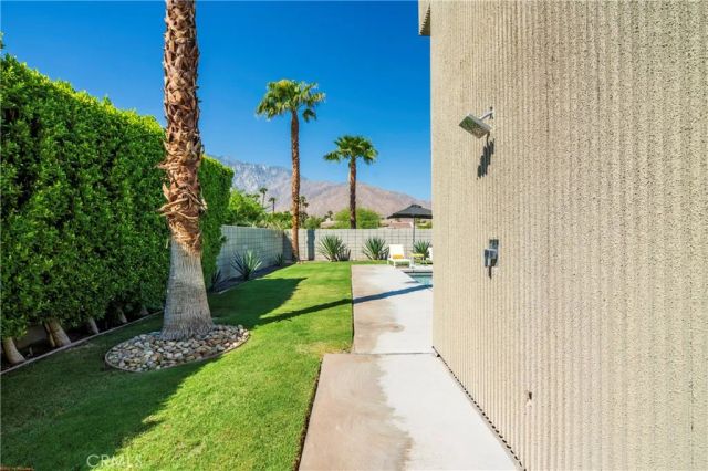 3014 N Avenida Caballeros, Palm Springs, CA 92262