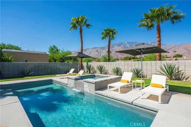 3014 N Avenida Caballeros, Palm Springs, CA 92262