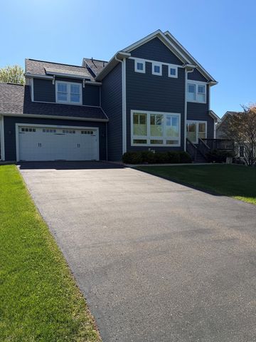 16872 Eagleview Drive, Lakeville, MN 55044