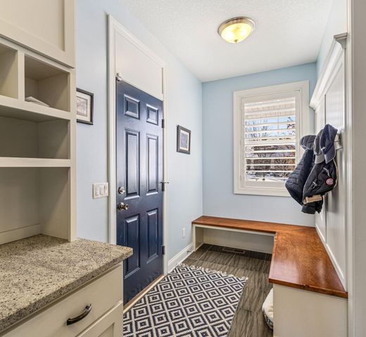 16872 Eagleview Drive, Lakeville, MN 55044