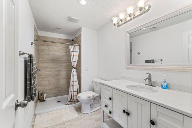 16872 Eagleview Drive, Lakeville, MN 55044