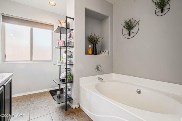 7677 S Meadow Spring Way, Tucson, AZ 85747