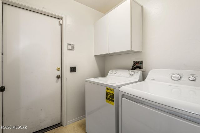 7677 S Meadow Spring Way, Tucson, AZ 85747