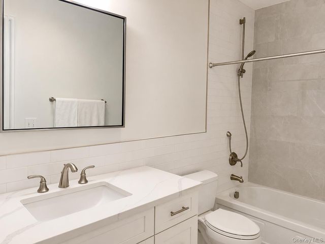 Gail Grace Estates 840 Montauk, Copiague, NY 11726