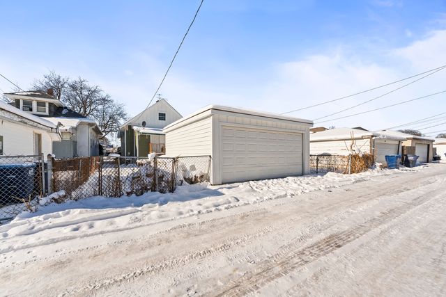 635 S 18th Avenue, Maywood, IL 60153