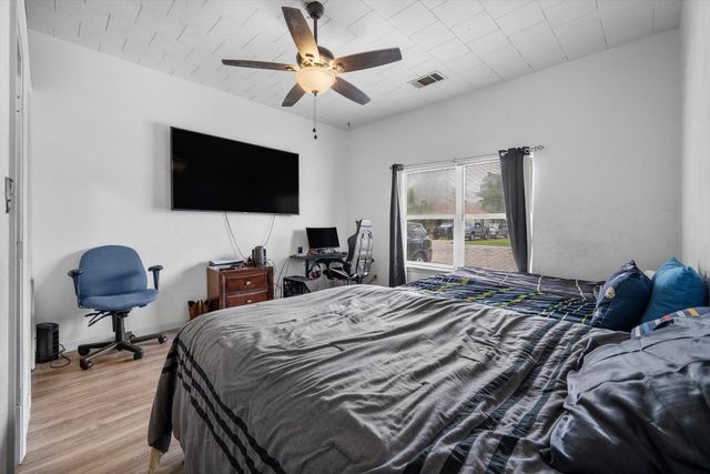 909 W 3rd ST, Taylor, TX 76574
