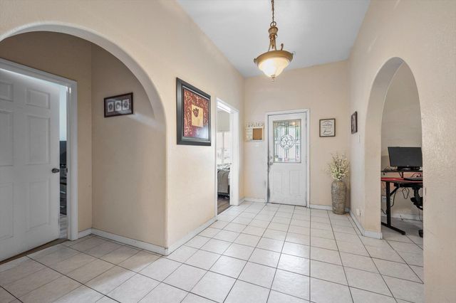 909 W 3rd ST, Taylor, TX 76574