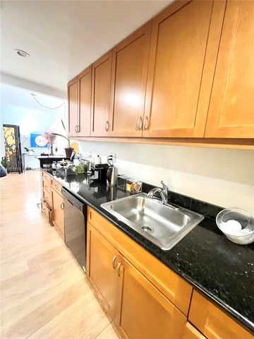 10350 W Bay Harbor Dr 7N, Bay Harbor Islands, FL 33154