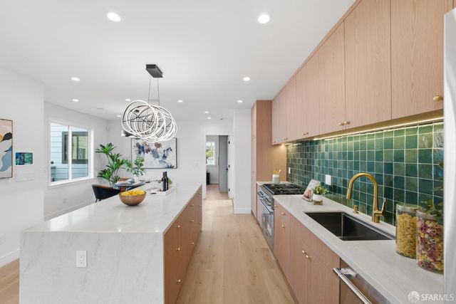 511 Edinburgh Street, San Francisco, CA 94112