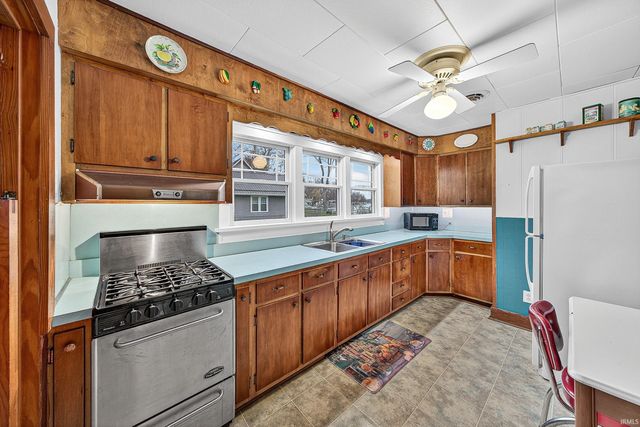 17 EMS T42B LN, Leesburg, IN 46538