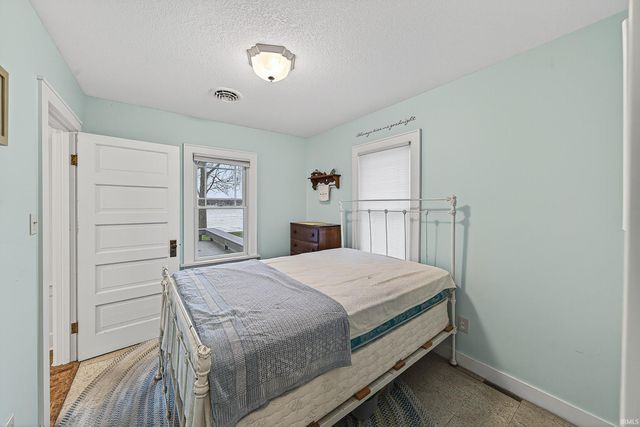 17 EMS T42B LN, Leesburg, IN 46538