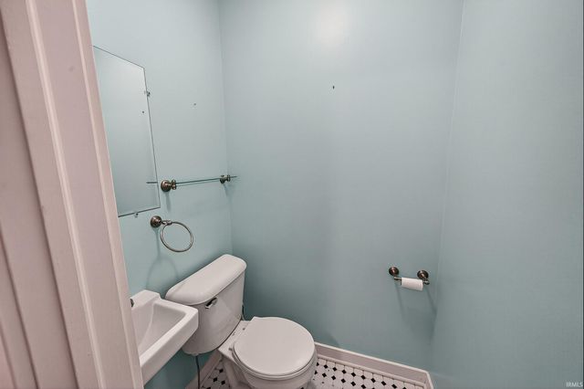 17 EMS T42B LN, Leesburg, IN 46538