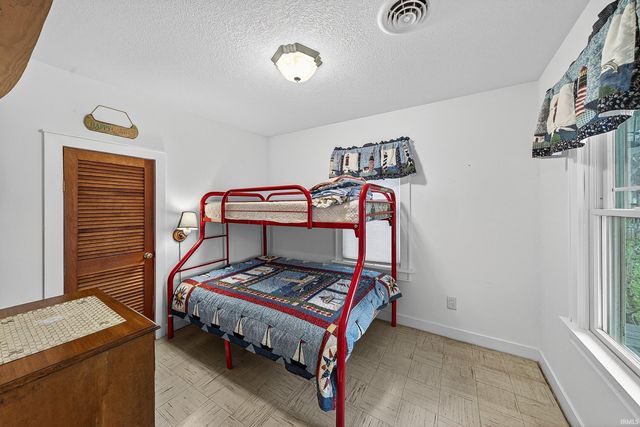 17 EMS T42B LN, Leesburg, IN 46538