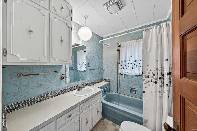 17 EMS T42B LN, Leesburg, IN 46538