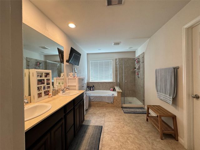 12623 Hartford Bluff Court, Houston, TX 77089