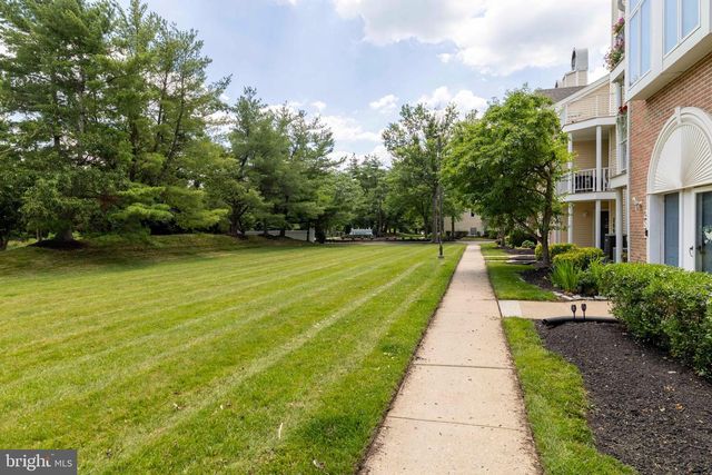 286 JUANITA CT, Levittown, PA 19057