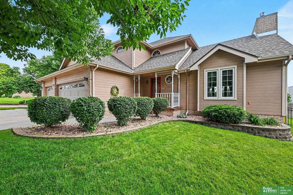 10405 Polk Street, Omaha, NE 68127