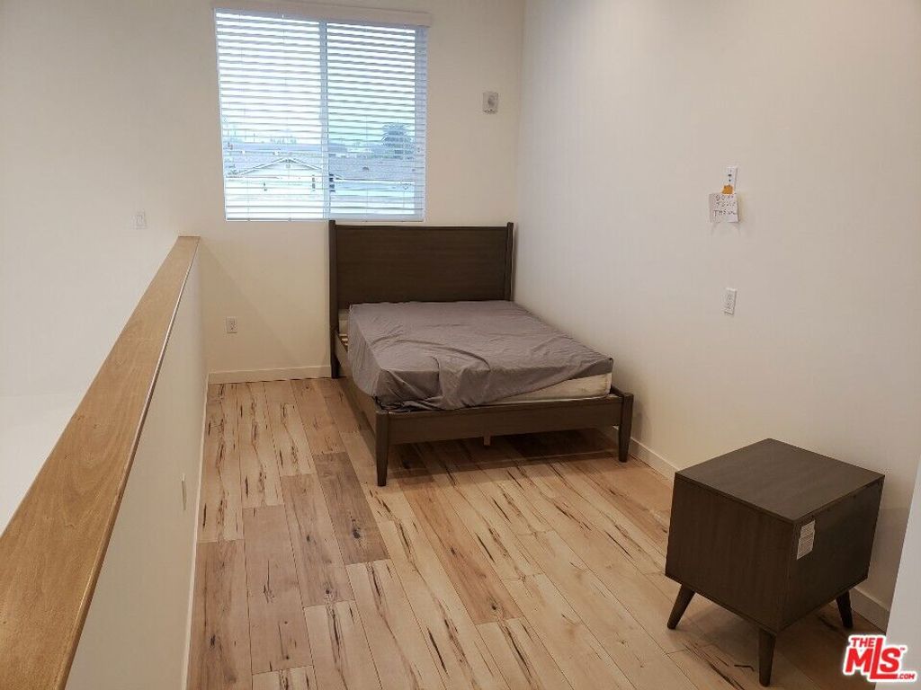 Image 12 of property listing at 517 N Harvard Boulevard, Los Angeles, CA 90004